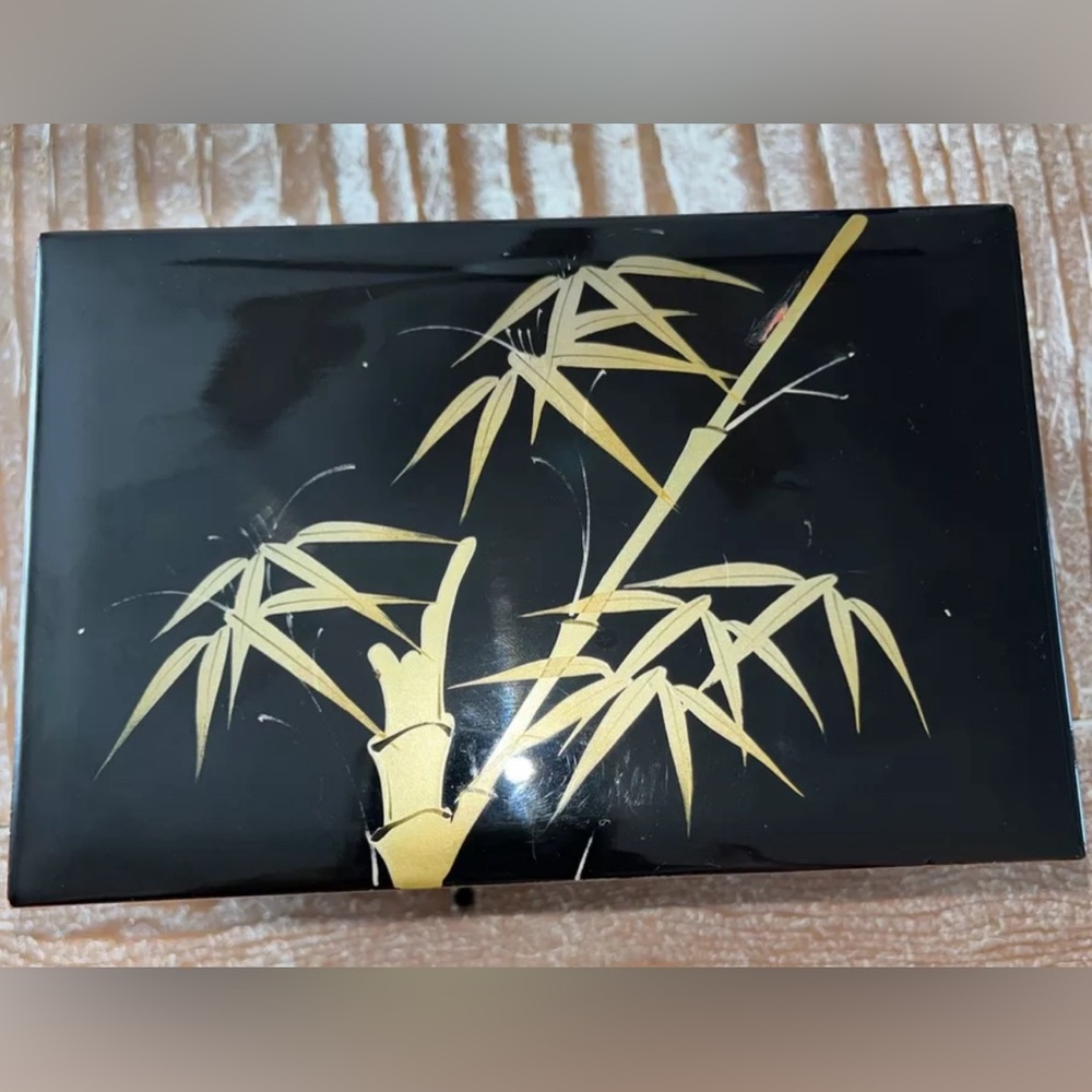 Vtg BLACK LACQUERWARE Music/Jewelry Box w/Bamboo Tree Designs Wind Up Japan